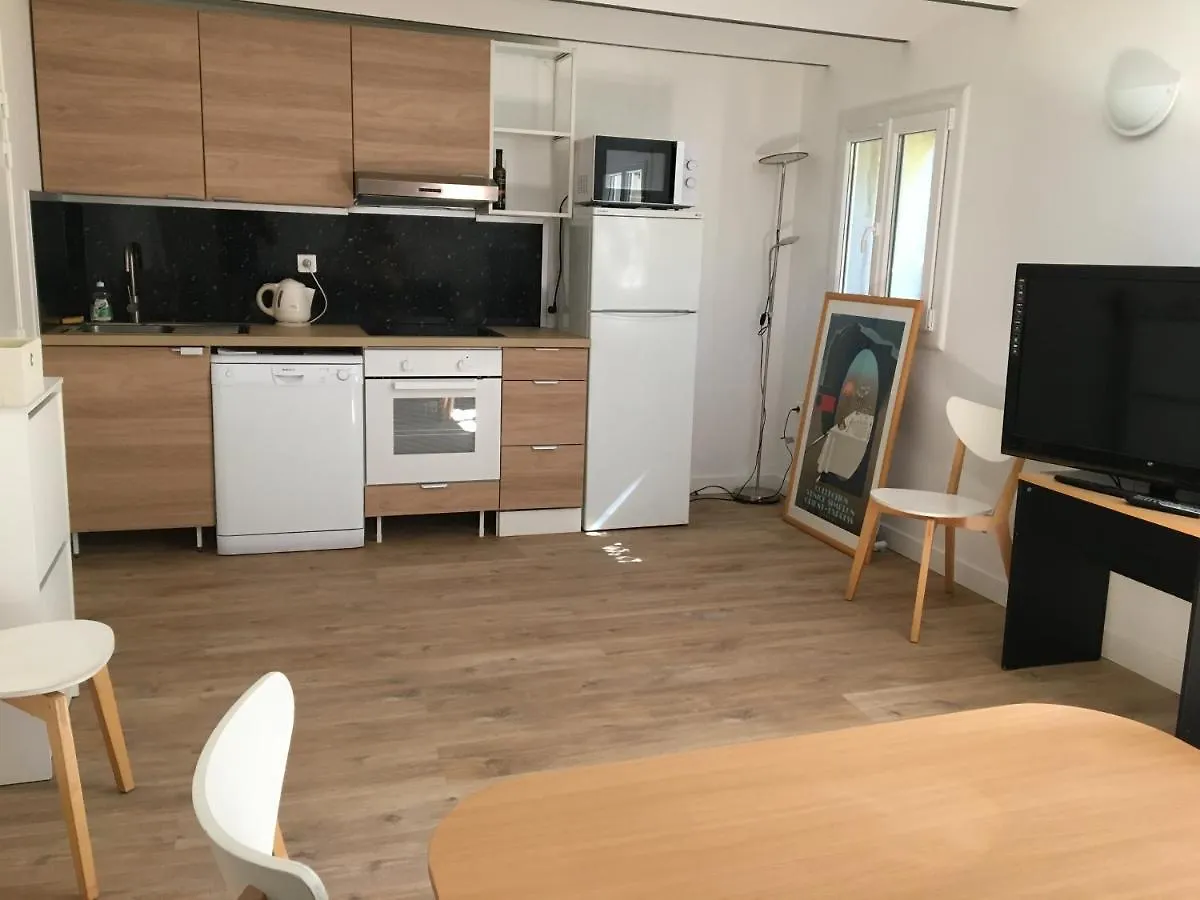 Studio 30M2 Refait A Neuf - Vue Et Acces Jardin - 500M Des Plages Et Zone Pietonne Lejlighed Saint-Raphaël