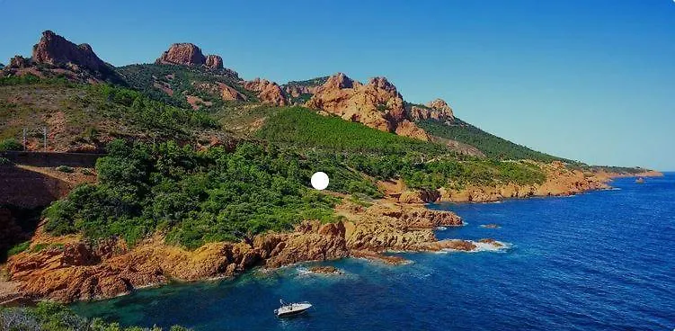 Studio 30M2 Refait A Neuf - Vue Et Acces Jardin - 500M Des Plages Et Zone Pietonne Lägenhet Saint-Raphaël
