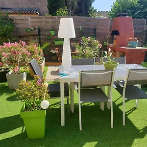 Privee Chez L'habitant En Rez-de-jardin Séjour chez l'habitant